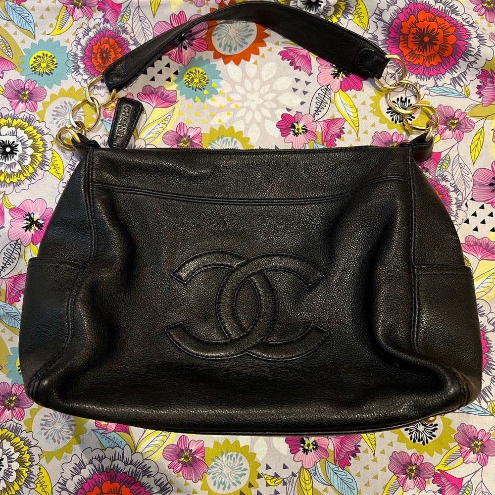 Authentic Chanel purse (no dust bag).